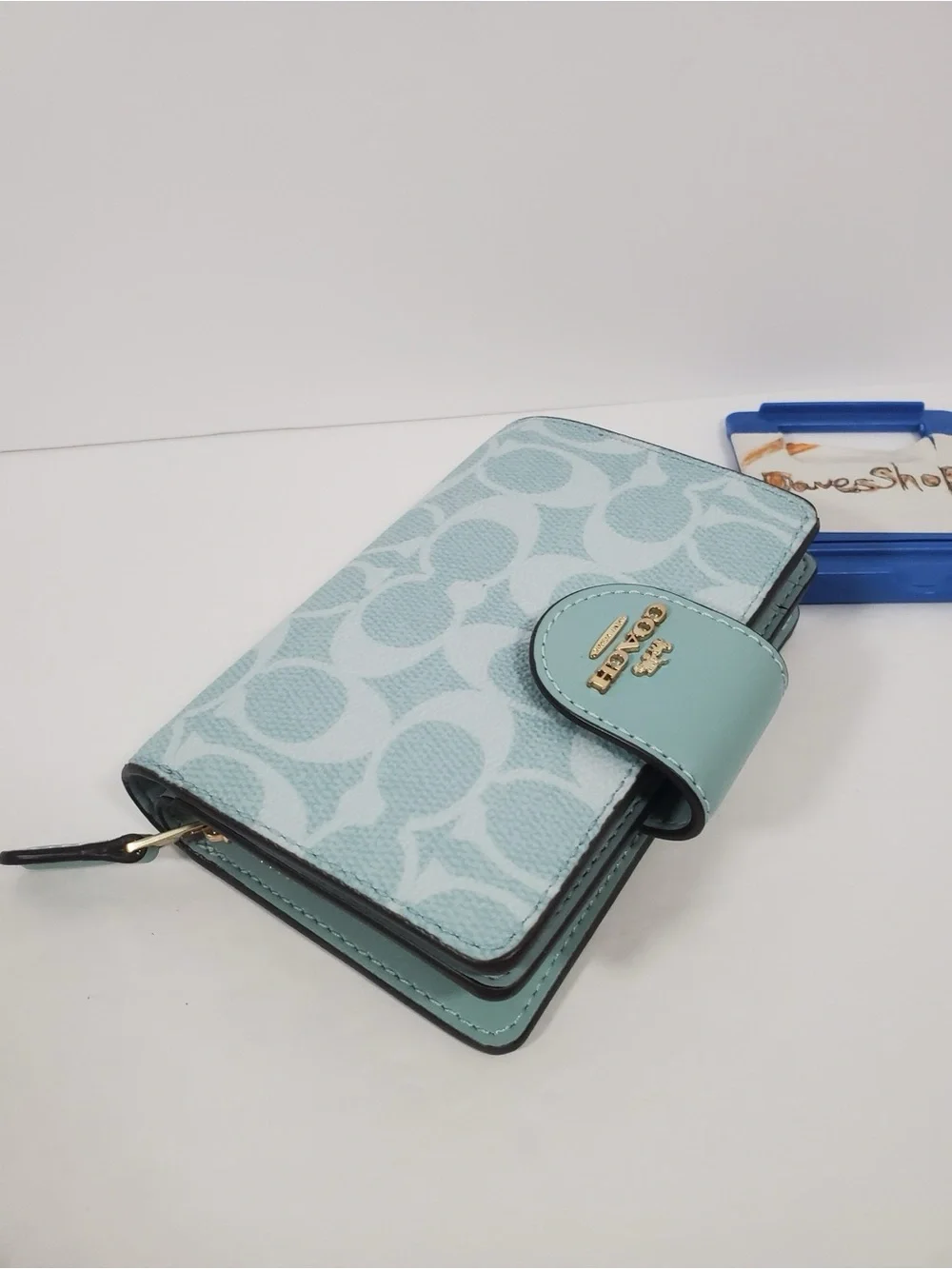 NWT Coach Medium Corner Zip Wallet